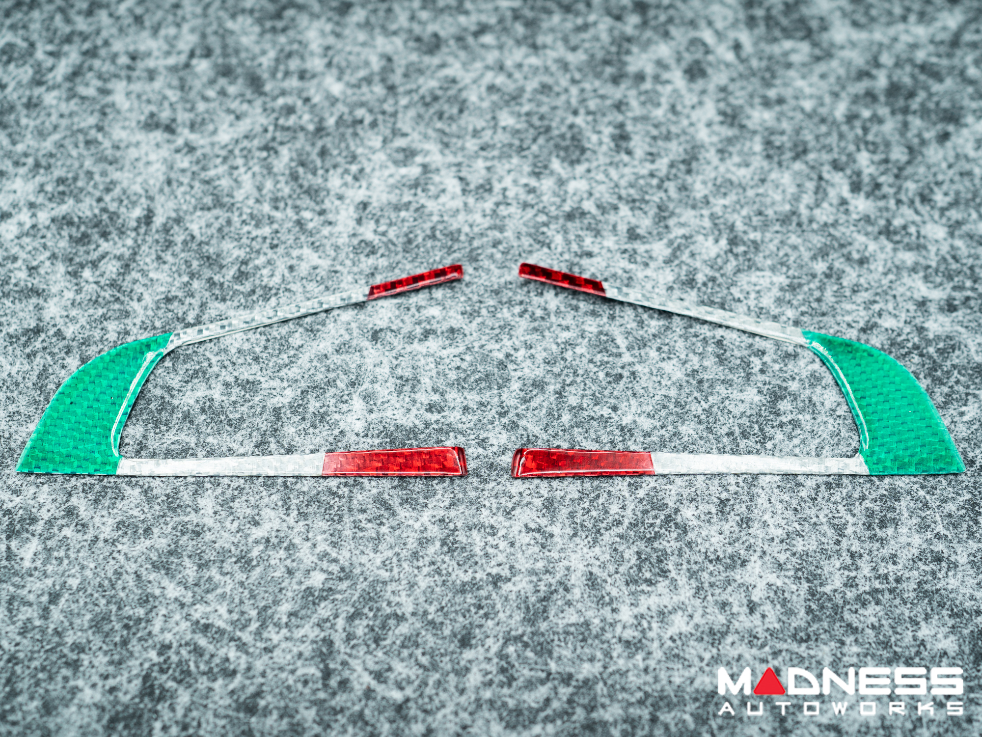 Alfa Romeo Giulia Steering Wheel Trim - Italian Theme - Std Model - Control Trim - Carbon Fiber - Pre '20 models - Feroce Carbon